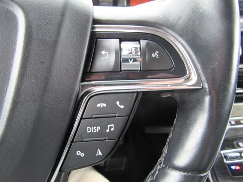 Used 2023 Lincoln Nautilus Reserve w/ Equipment Group 201A AWD/4WD image 17