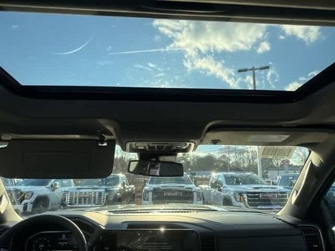 New 2026 GMC Sierra 2500 SLT w/ SLT Convenience Package image 16