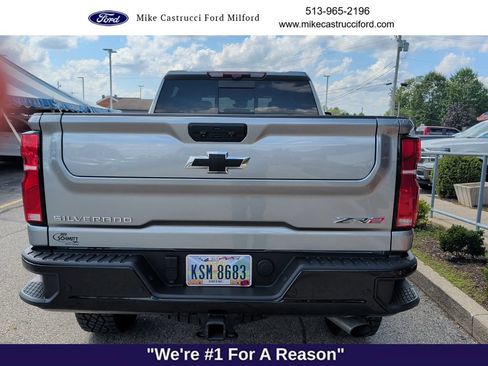 Used 2025 Chevrolet Silverado 2500 ZR2 w/ Technology Package AWD/4WD image 4