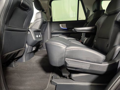 Certified 2025 Ford Expedition Platinum image 14