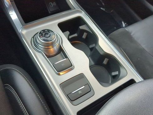 Used 2022 Ford Edge ST image 19