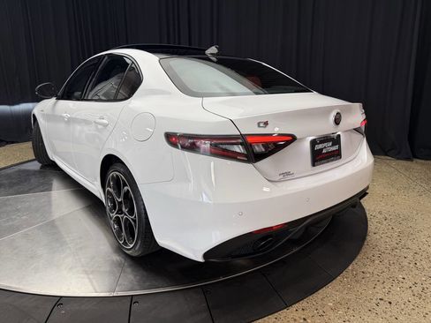 Used 2024 Alfa Romeo Giulia Veloce AWD/4WD image 10
