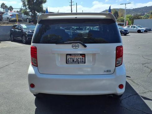 Used 2012 Scion xB FWD image 6
