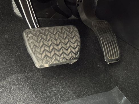 Used 2024 Toyota Corolla SE image 43