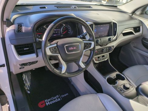 Used 2023 GMC Terrain SLT image 17