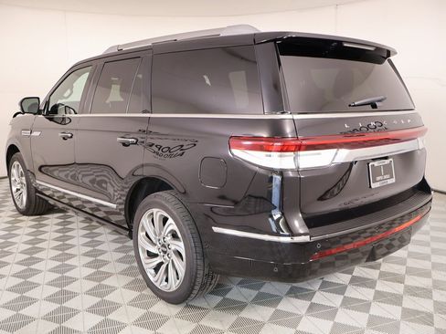 Certified 2024 Lincoln Navigator Reserve image 25