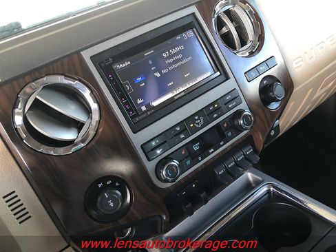 Used 2011 Ford F250 Lariat w/ Lariat Interior Pkg image 13