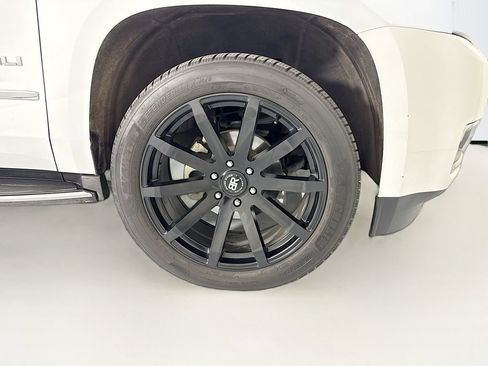 Used 2018 GMC Yukon Denali image 34