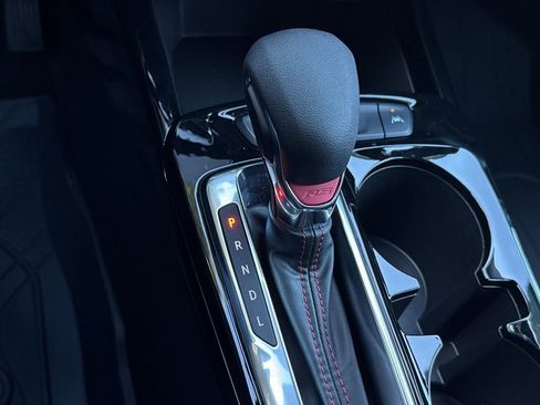 Certified 2024 Chevrolet Trax RS image 24