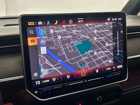 Used 2025 Volkswagen ID. Buzz Pro S Plus image 23