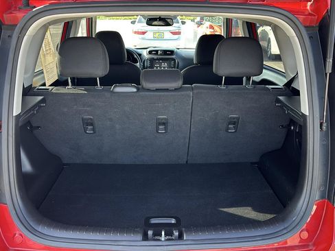Used 2018 Kia Soul + FWD image 21