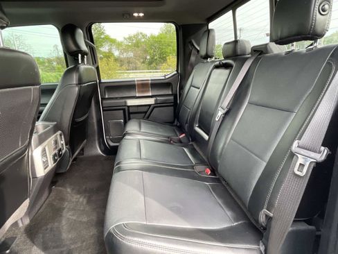 Used 2017 Ford F150 Lariat w/ Equipment Group 502A Luxury AWD/4WD image 11