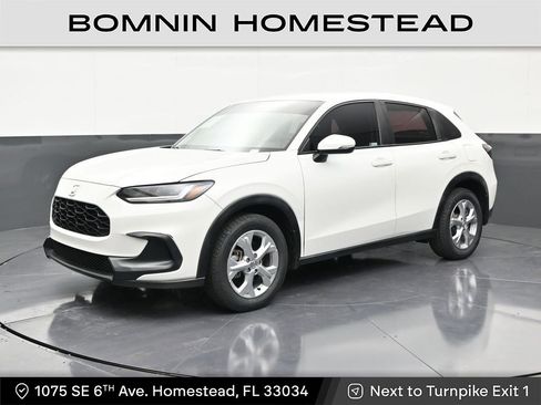 Used 2023 Honda HR-V LX image 1