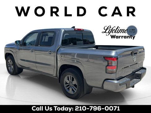 Used 2025 Nissan Frontier SV w/ SV Convenience Package RWD image 5