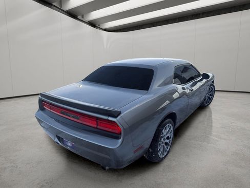 Used 2010 Dodge Challenger SE image 5