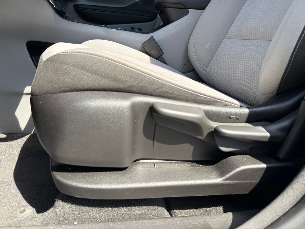 Used 2024 GMC Terrain SLE FWD image 11