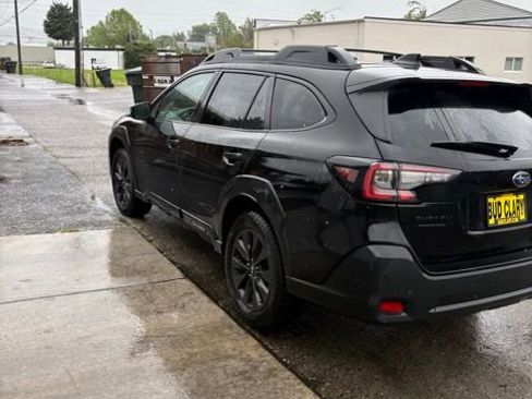 Used 2023 Subaru Outback Onyx Edition XT w/ Tech Package 2 AWD/4WD image 3