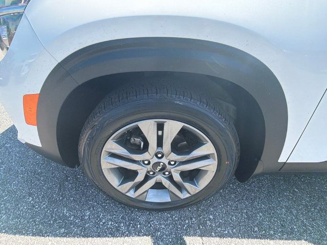 Used 2023 Kia Seltos S FWD image 11