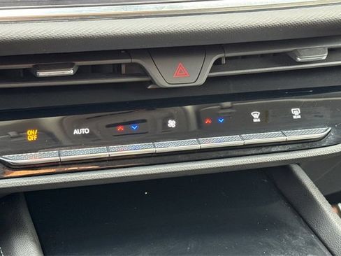 Used 2024 Buick Envision Preferred image 31