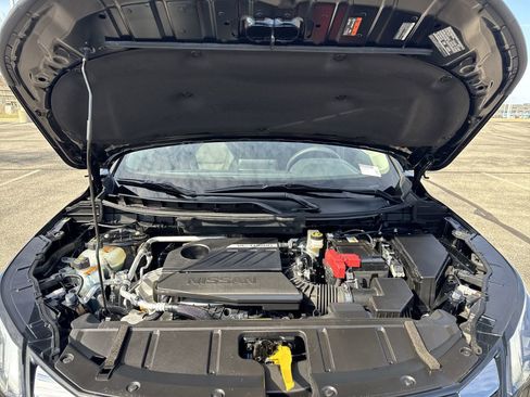 Used 2024 Nissan Rogue SV image 36