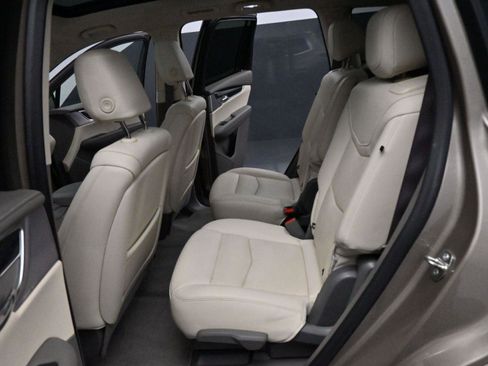 Used 2022 Cadillac XT6 Premium Luxury image 33