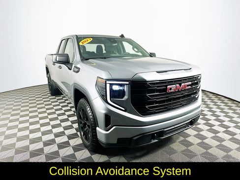 Used 2023 GMC Sierra 1500 Pro w/ Graphite Edition AWD/4WD image 3