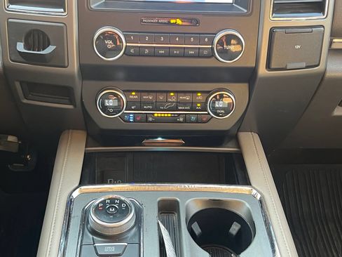 Used 2020 Ford Expedition XLT w/ Equipment Group 202A RWD image 35