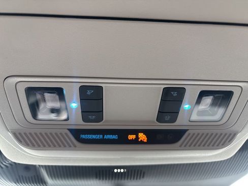 Used 2025 Ford Explorer Active image 32