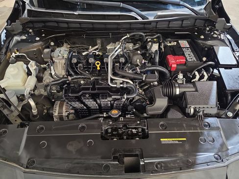 Used 2025 Nissan Altima 2.5 SV FWD image 17