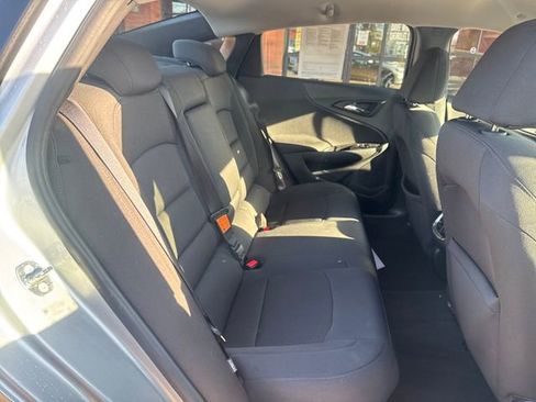 Used 2016 Chevrolet Malibu LT image 27