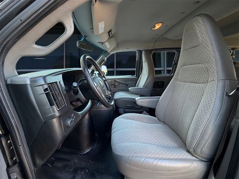 Used 2019 Chevrolet Express 3500 LS image 13