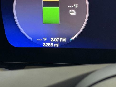 Certified 2025 Porsche Macan 4S Electric AWD/4WD image 22