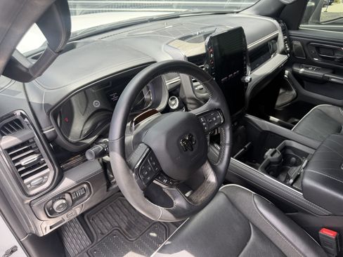 Used 2025 RAM 1500 Limited AWD/4WD image 4