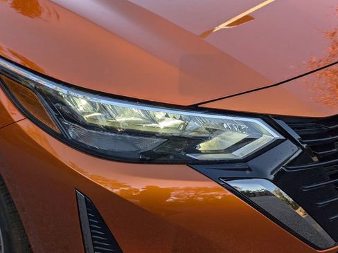 Certified 2025 Nissan Sentra SR FWD image 3