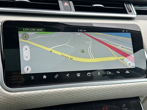 Used 2019 Land Rover Range Rover Velar S image 18