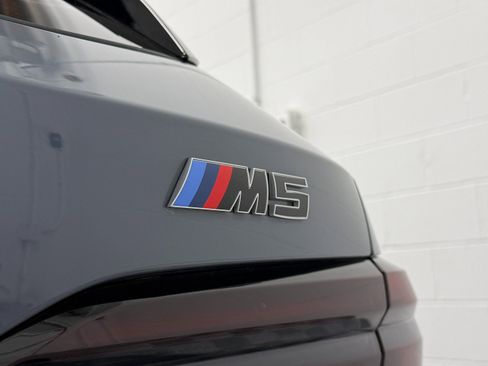 Used 2025 BMW M5 Touring image 10