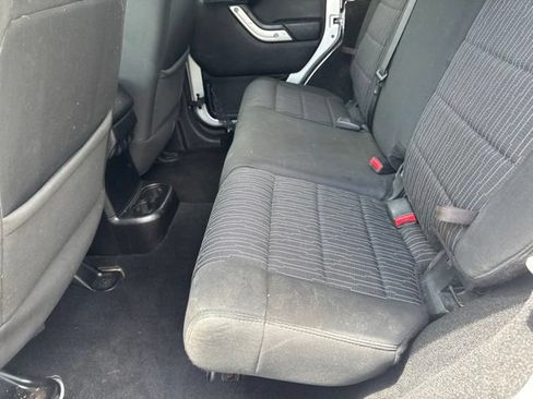 Used 2012 Jeep Wrangler Unlimited Sahara w/ Connectivity Group AWD/4WD image 10