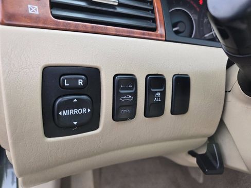 Used 2008 Toyota Solara SLE image 25