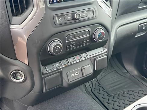 Used 2022 Chevrolet Silverado 1500 Custom AWD/4WD image 23