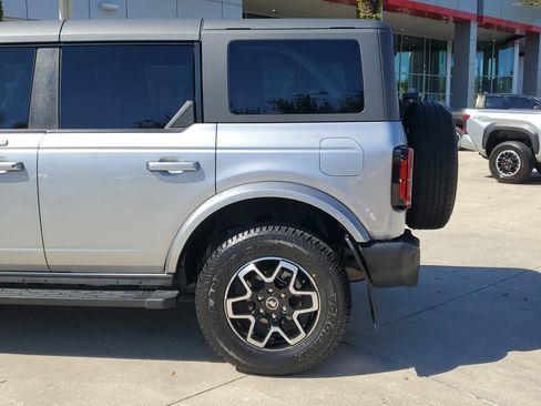 Used 2023 Ford Bronco Outer Banks image 4