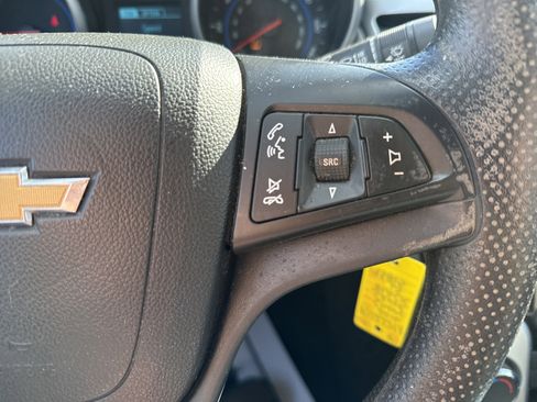 Used 2016 Chevrolet Cruze LS image 19