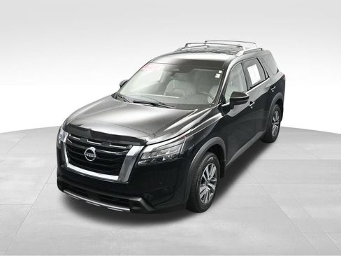 Used 2025 Nissan Pathfinder SL FWD image 35
