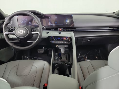 New 2025 Hyundai Elantra Limited image 4