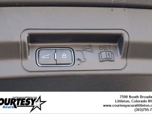 Used 2025 Ford Explorer ST-Line w/ Premium Package image 27