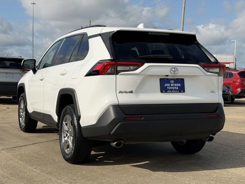Used 2024 Toyota RAV4 XLE FWD image 7