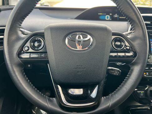 Used 2019 Toyota Prius XLE image 23