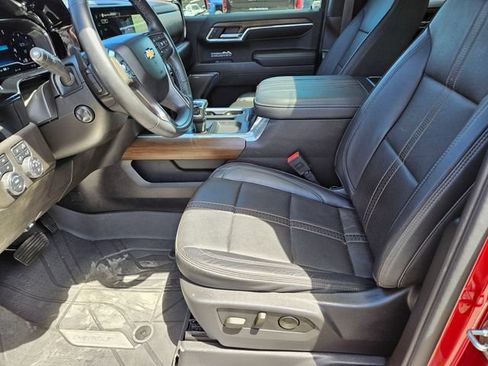 Used 2024 Chevrolet Silverado 1500 High Country w/ High Country Premium Package AWD/4WD image 8