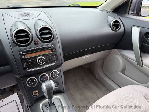 Used 2013 Nissan Rogue S FWD image 32