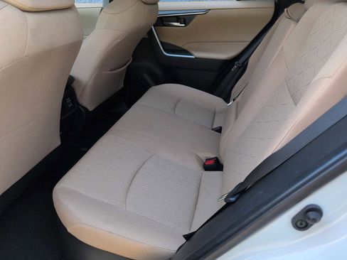 Used 2021 Toyota RAV4 XLE w/ Convenience Package AWD/4WD image 19