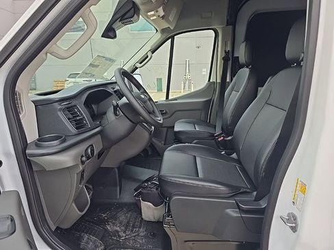 New 2026 Ford Transit 250 148 Medium Roof w/ Load Area Protection Package RWD image 3